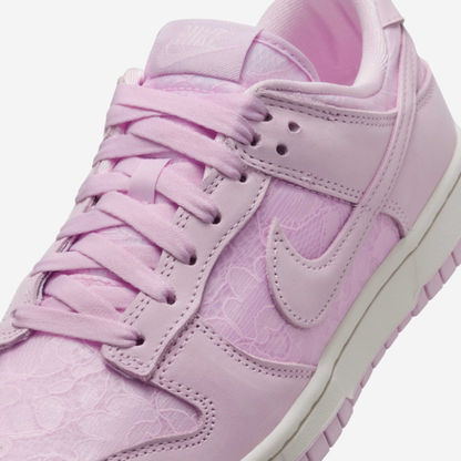 Dunk Low floral-lace